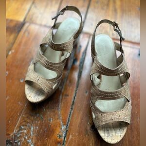 Donald Pliner Cork platform wedge sz 10